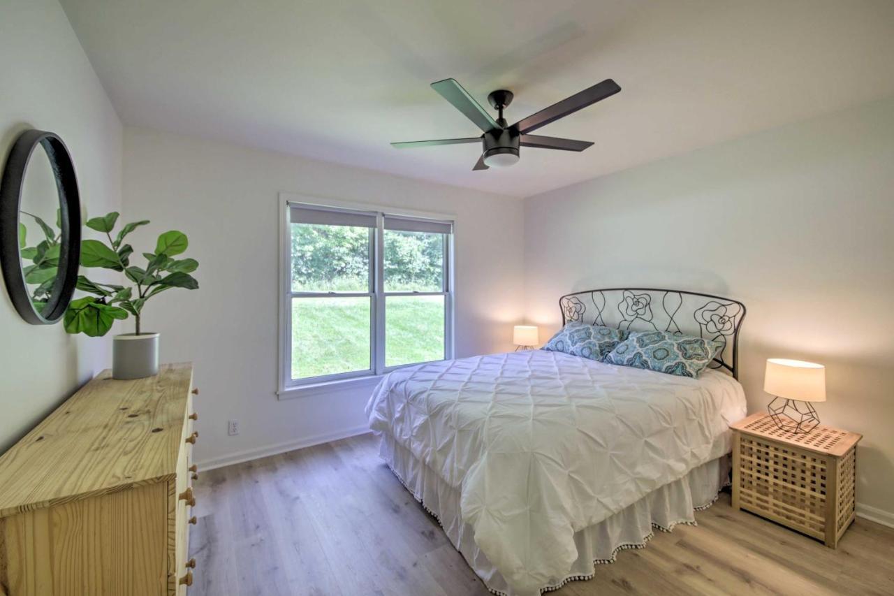 Modern Eckerty Home With Deck On Patoka Lake! Taswell Ngoại thất bức ảnh